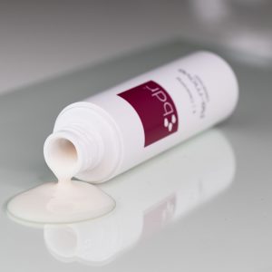 Re-move –nawilżające  mleczko oczyszczające z aloesem